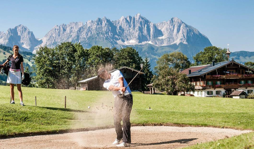 Golfer beim Golfclub am Schwarzsee in Kitzbühl