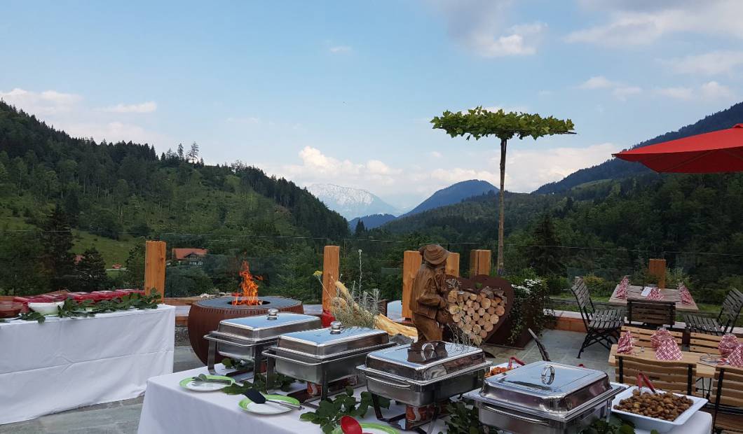 Grillbuffet im Hotel Tatzlwurm