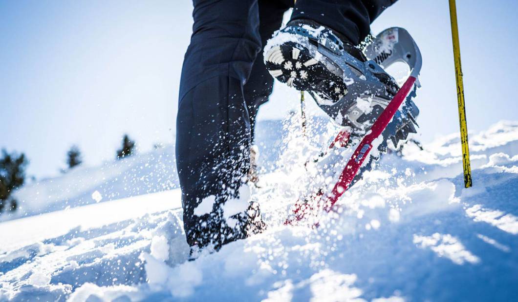 Nahaufnahme Schneeschuhwandern im Landkreis Rosenheim