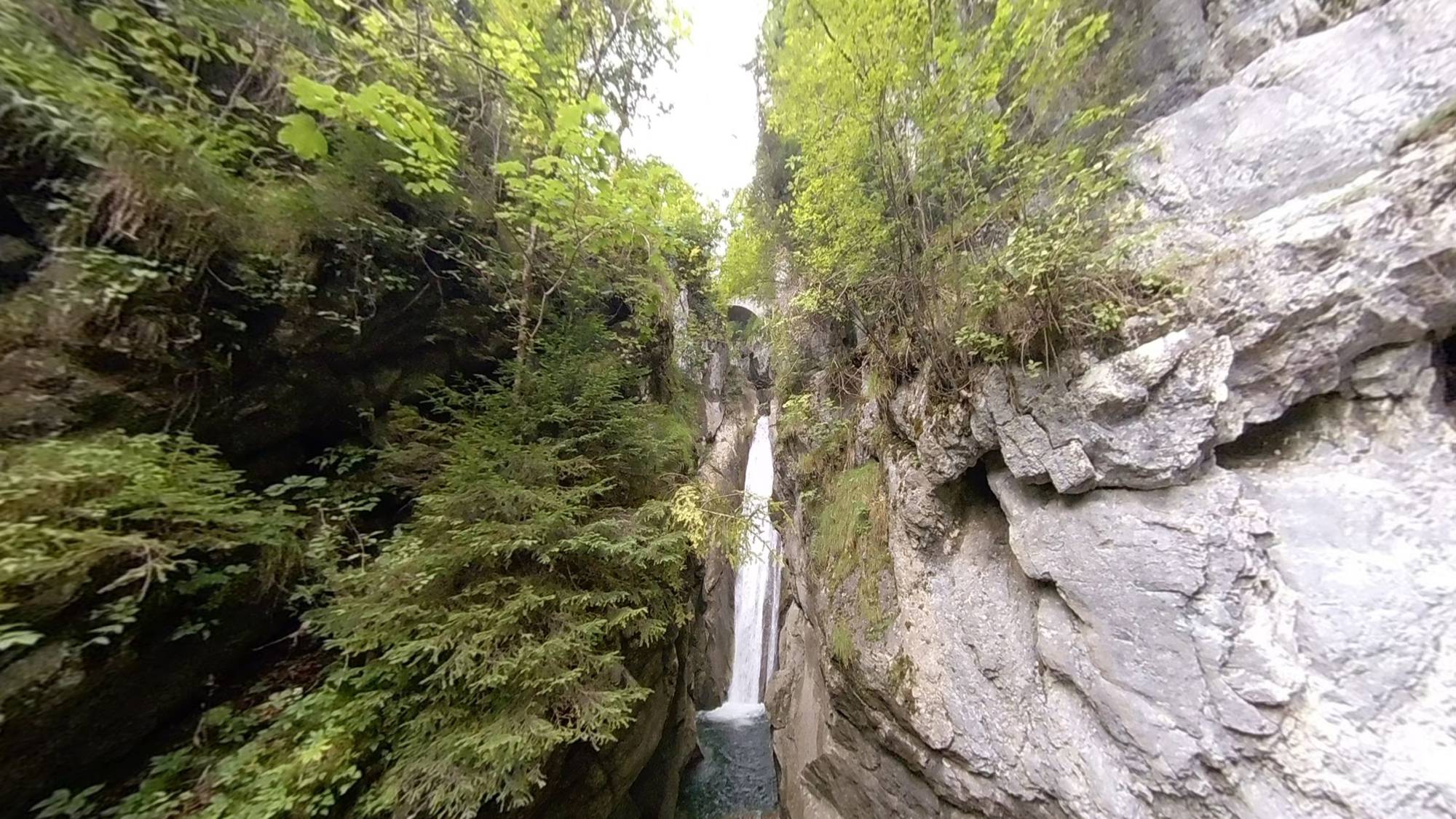 Wasserfall in der nähe vom Hotel Tatzlwurm
