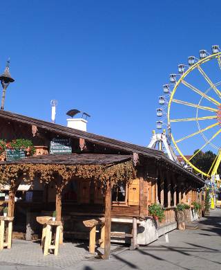 Riesenrad mit Stube