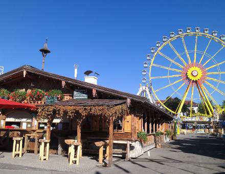 Riesenrad mit Stube