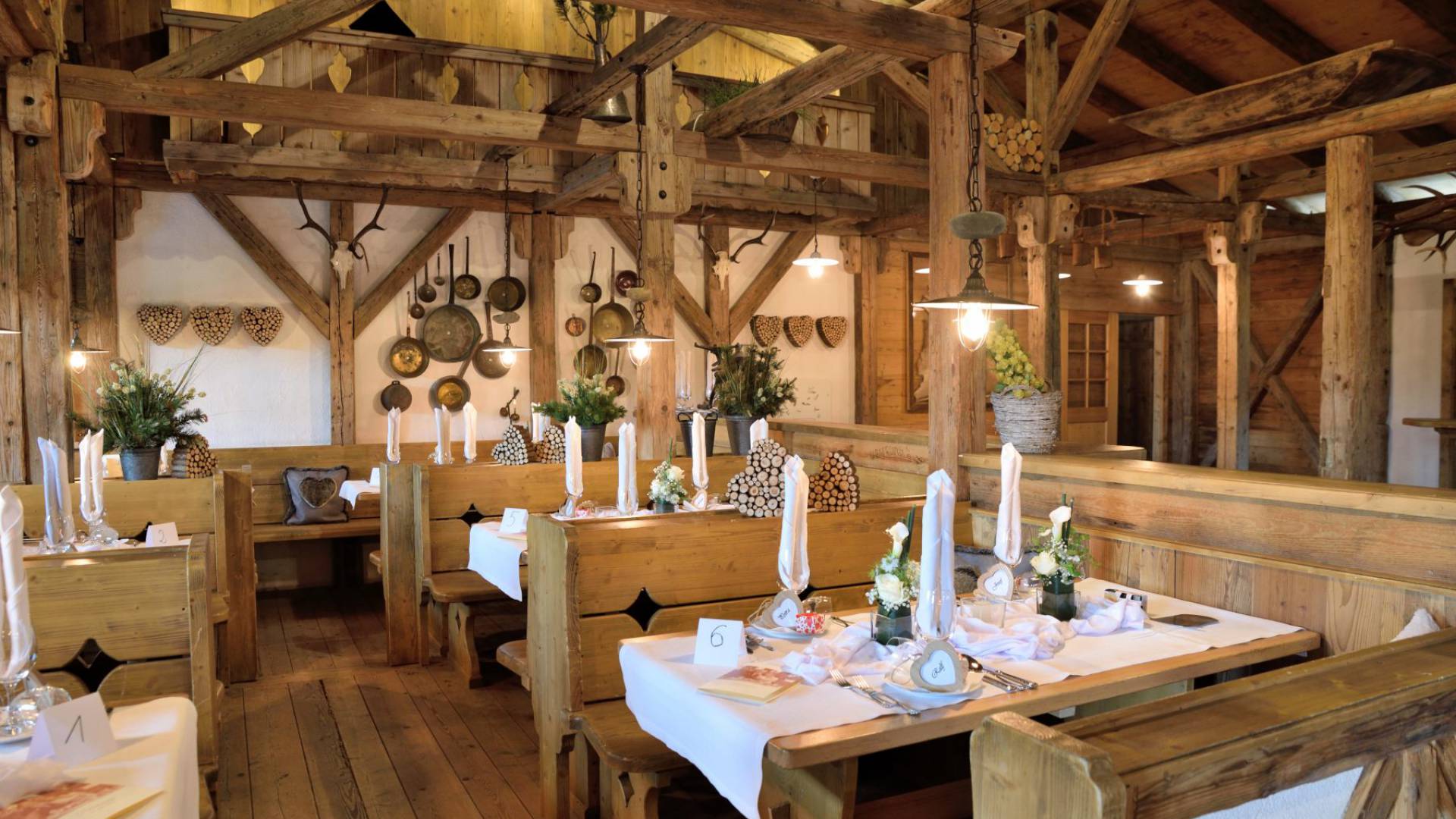 Traditionell eingerichtet Gaststube in Bayern