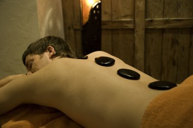 Hot Stone Massagen im Hotel Feuriger Tatzlwurm